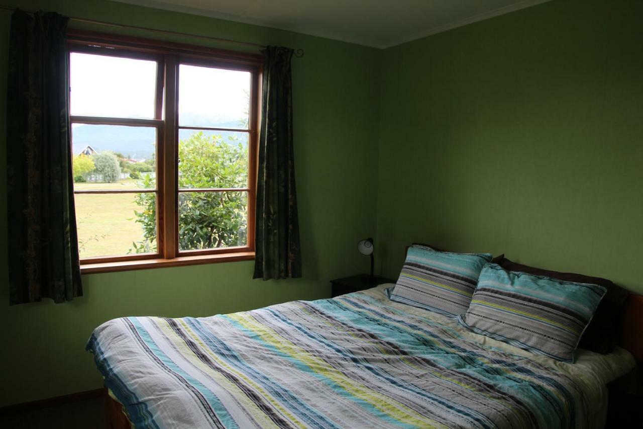 Villa Batch With A View Te Anau Esterno foto