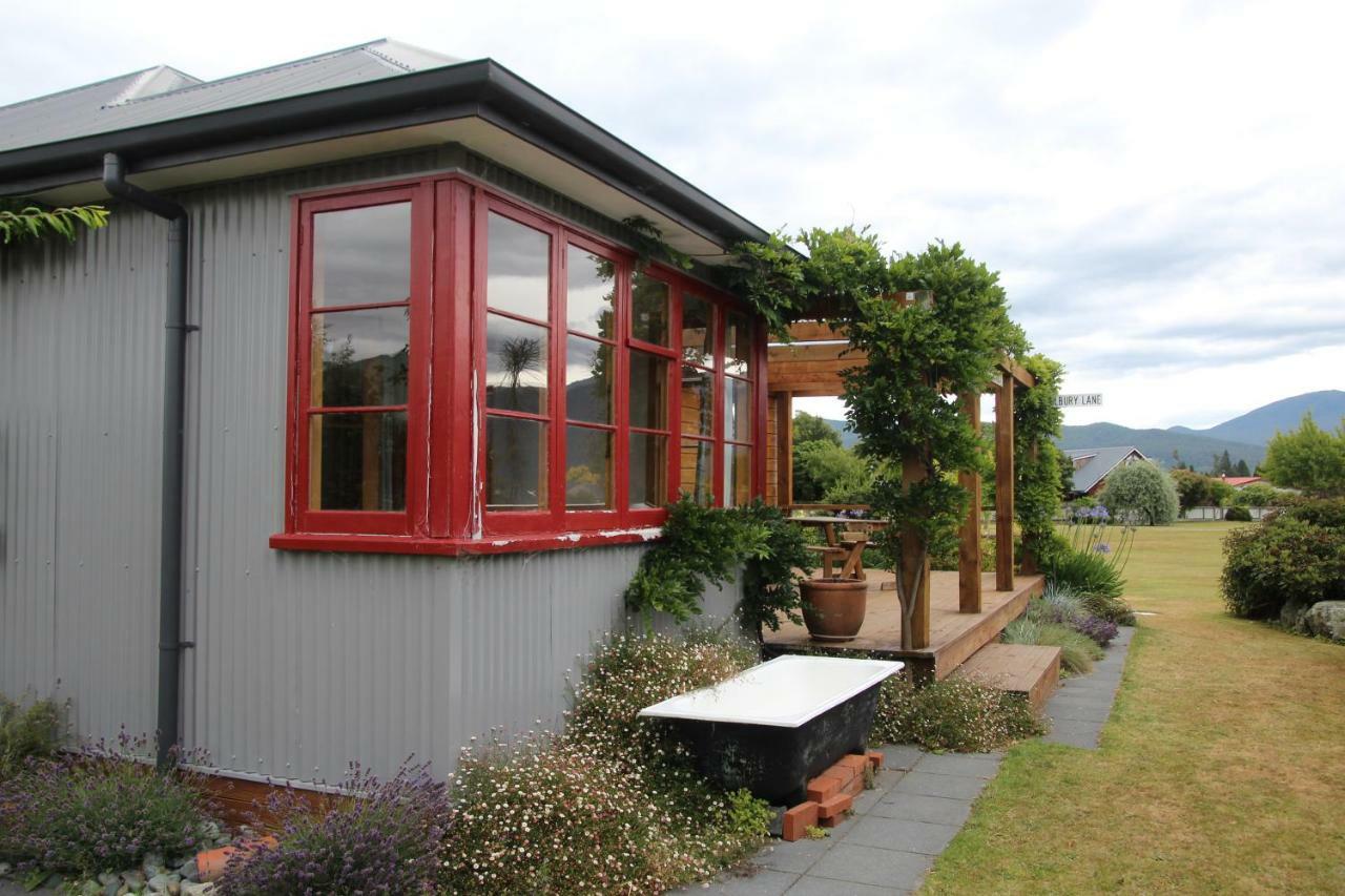 Villa Batch With A View Te Anau Esterno foto